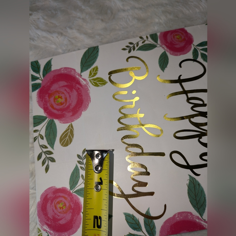 ❤ Birthday Gift Bags | Celebration Party Gift | Paper Gift Bag | Hallmark - Picture 8 of 16